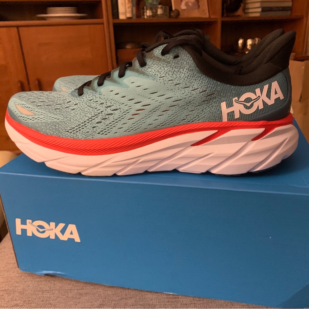 Hoka One One Clifton 8 - NIB size 11